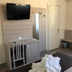 https://hotel-miralago-tremosine.it-lombardy.com