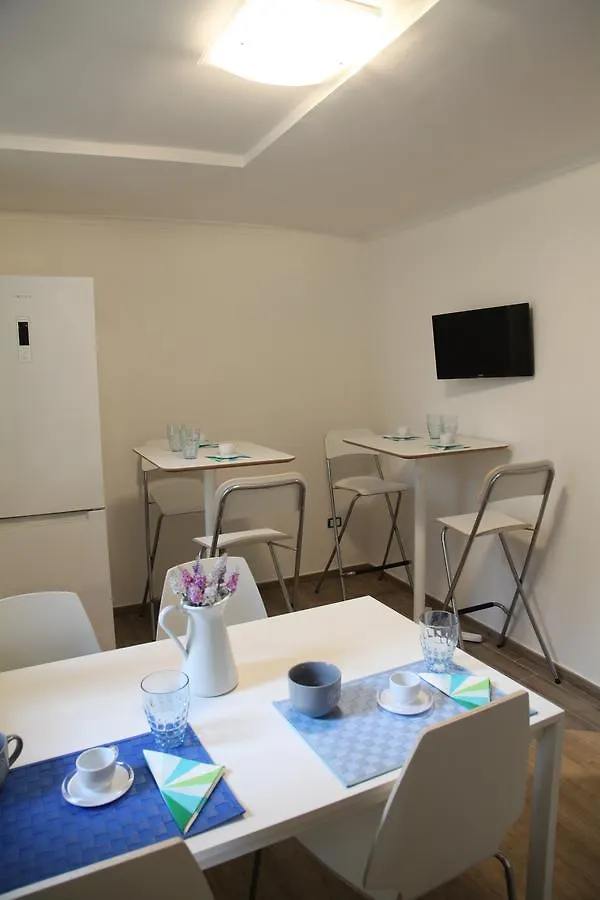 Home Salvator Rosa 78 Neapel
